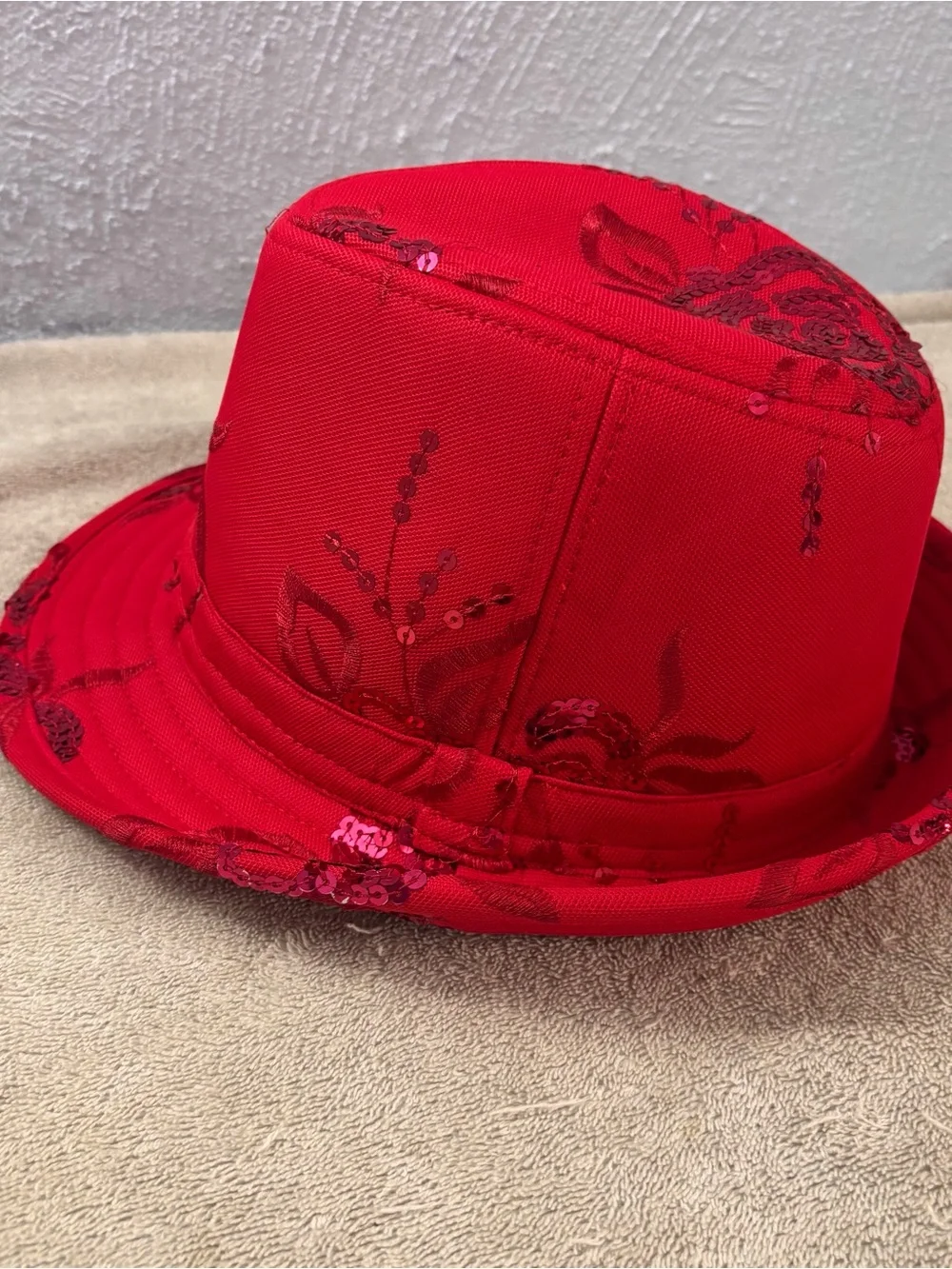 Women’s  Red Sequin Flower Fedora Hat New SZ M/L Embroidered Floral